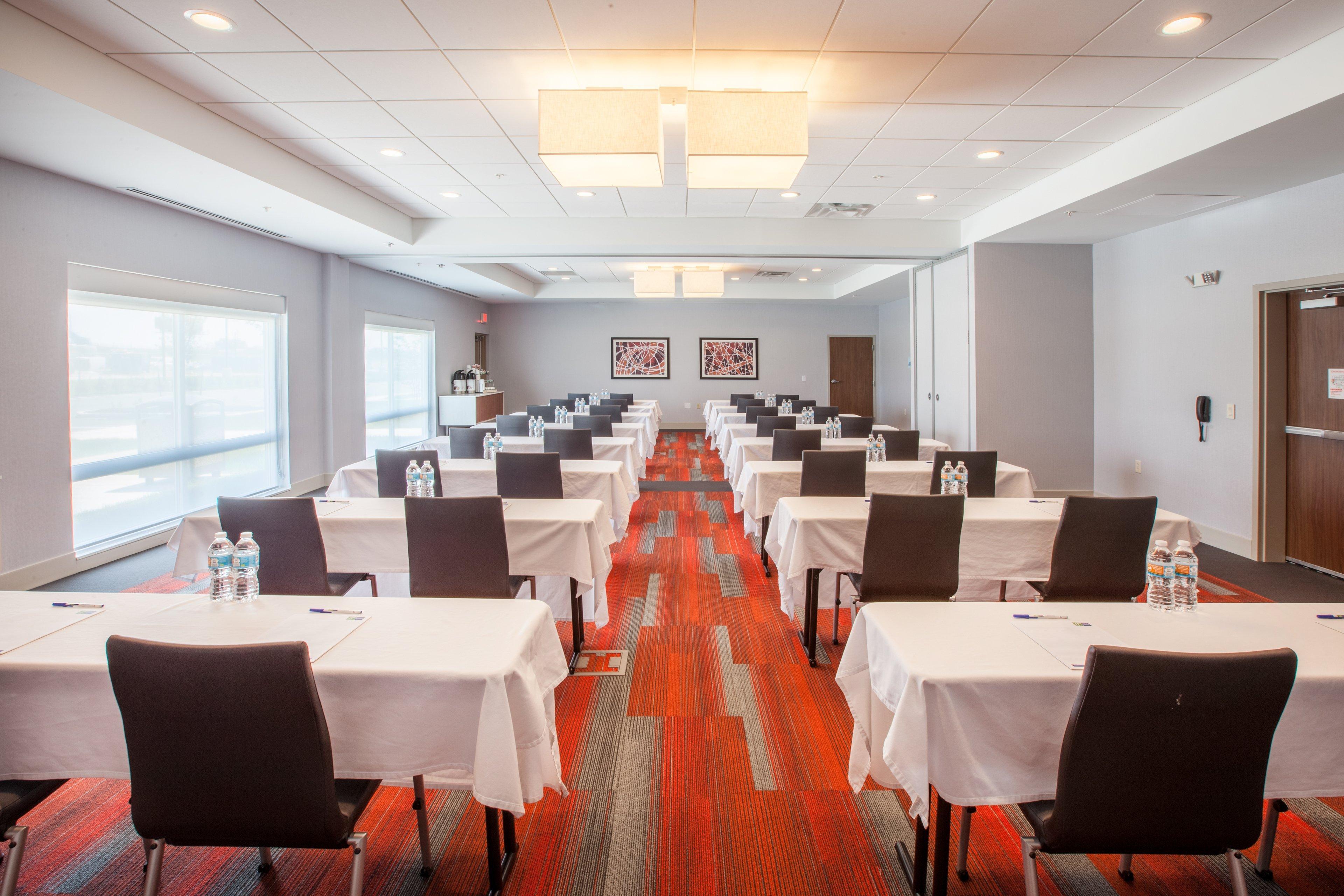Holiday Inn Express & Suites - Indianapolis Ne - Ноблсвилл Экстерьер фото
