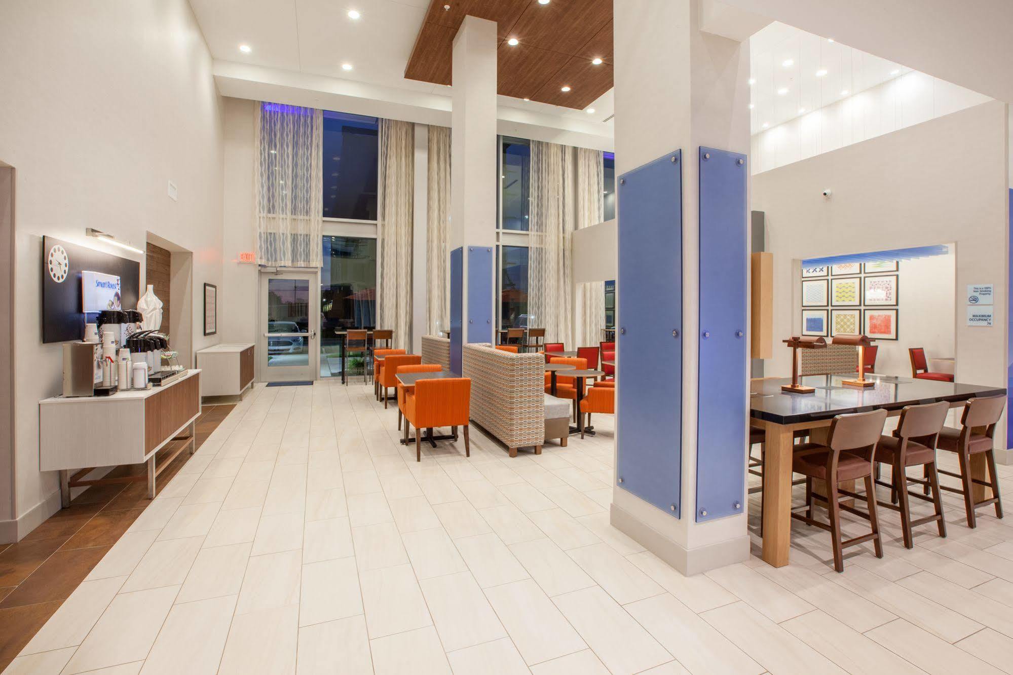 Holiday Inn Express & Suites - Indianapolis Ne - Ноблсвилл Экстерьер фото